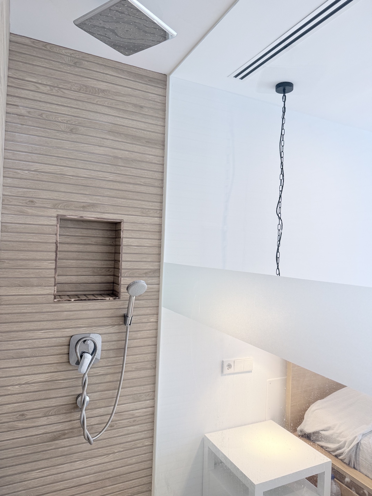 Resa estates Ibiza longterm villa Jesus Main hshower.jpeg